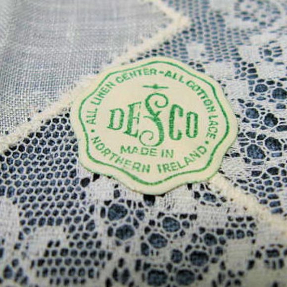 IRISH LACE WEDDING HANKIE, SAKS FIFTH AVE., IRISH LINEN  1965,  DESCO - Picture 3 of 4